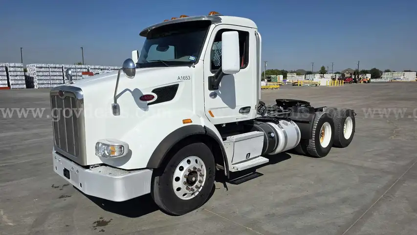 2018 Peterbilt 567 T/A Day Cab Truck Tractor