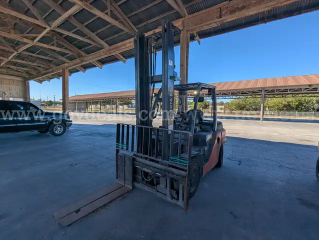 2019 Toyota 8FD40U Solid Pneumatic Tire Forklift