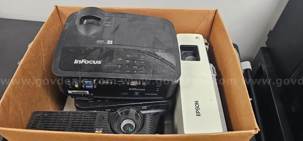 Assorted lot of Projectors