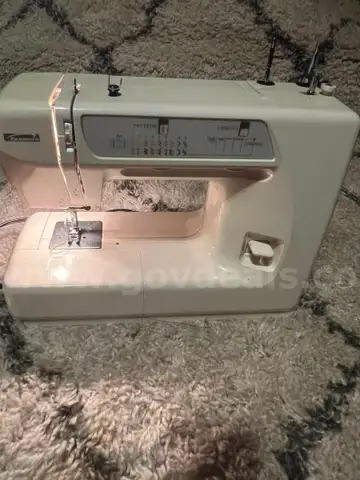 Kenmore Sears Roebuck & Co-USA Sewing Machine