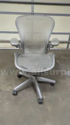 Herman Miller Aeron Classic Office Chair Gray Mesh Adjustable Arms Lumbar
