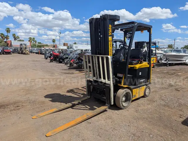 2016 Yale ERC050VG  4,400LB Electric Forklift