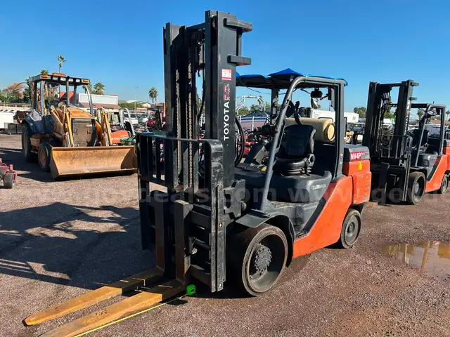 2015 Toyota 8FGC70U 14250LB Cushion Tire Forklift
