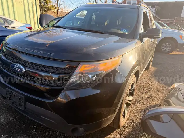 2013 Ford Explorer abandoned with key and clean title