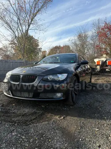 2008 BMW 3-Series abandoned with key and clean title