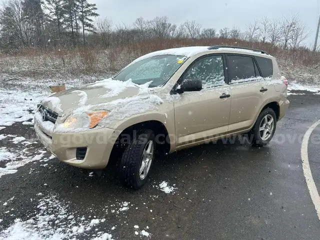 2009 Toyota RAV4 abandoned with key and clean title