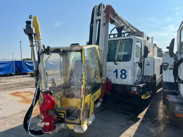 2002 FMC Tempest Deicer