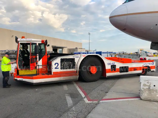 2016 Douglas TBL400 Towbarless Aircraft Pushback