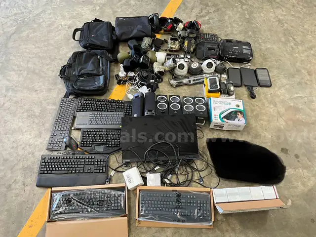 LOT OF GPS, CAMERAS AND MISC ELECTRONICS
