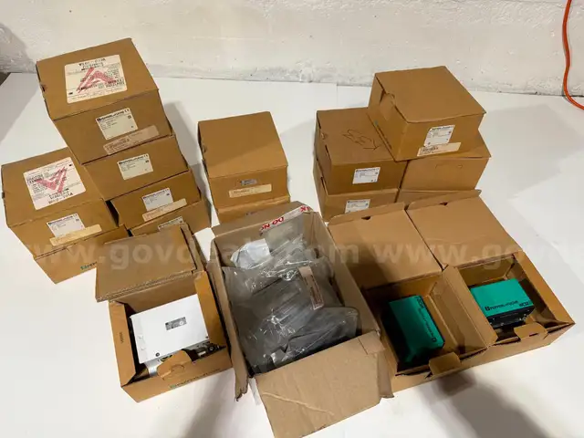 Lot of 7 Pepperl+Fuchs Pepperl Fuchs WCS2B Sensor Encoder Read Head & Additional Accessories WCS2B-LS221