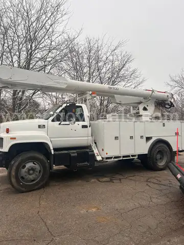 2000 Chevrolet C7H042 C7500 Bucket Truck