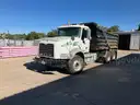 2013 Mack GU813