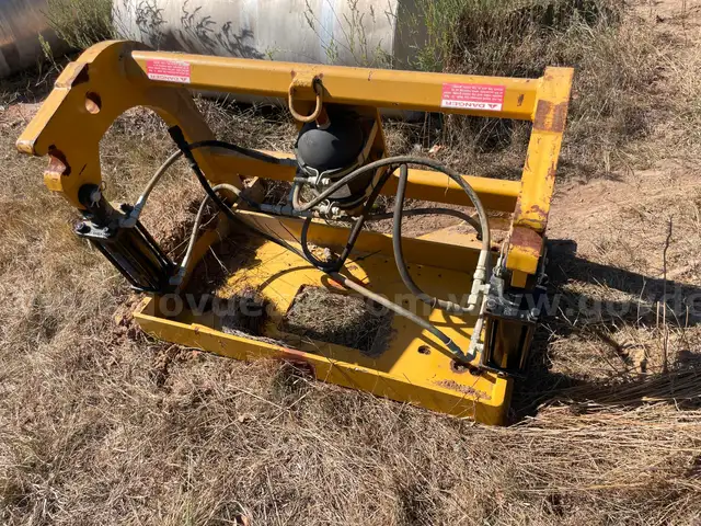 Walk&#x27; n&#x27; Roll Rear Attachment that fits on Caterpillar 140M Motor Grader