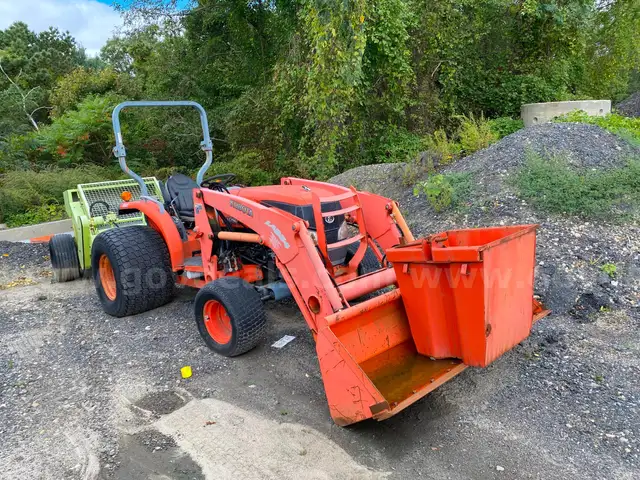Kubota LA854 Tractor
