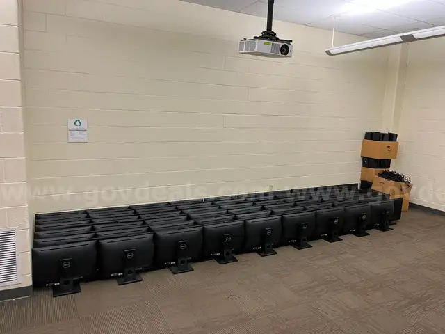 Lot of 100 Dell Optiplex 5250 All in One Computers With cameras