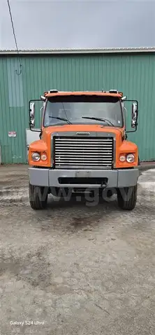 2006 Freightliner M2 106