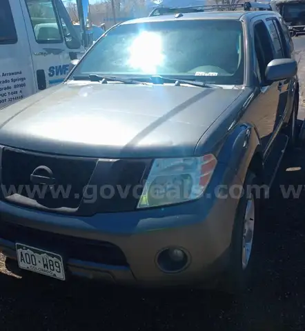 2008 Nissan Pathfinder SE Off Road 4WD