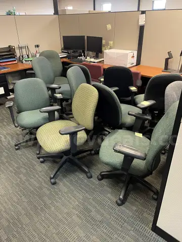 Lot of 20 Task/Office Chairs