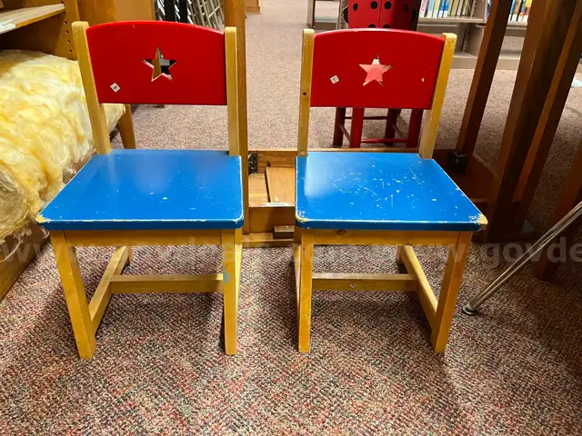Lot of children&#x27;s chairs