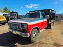 1986 Ford F350 Flatbed / Liftgate Truck