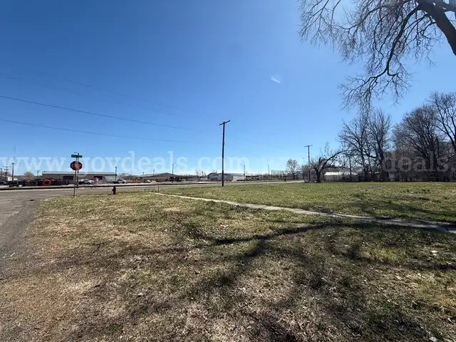 Corner Lot Ready for your build your dream project - full potencial  629 N. 19th St., Springfield, IL 62702