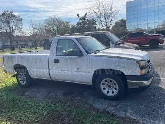 2006 Chevrolet Silverado 1500 LS Long Bed 2WD