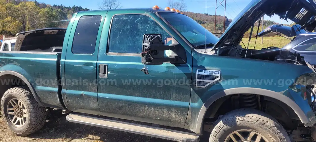 2009 Ford F-250 SD XL SuperCab Long Bed 4WD