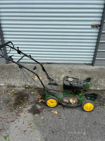 JOHN DEERE MOWER - GREEN