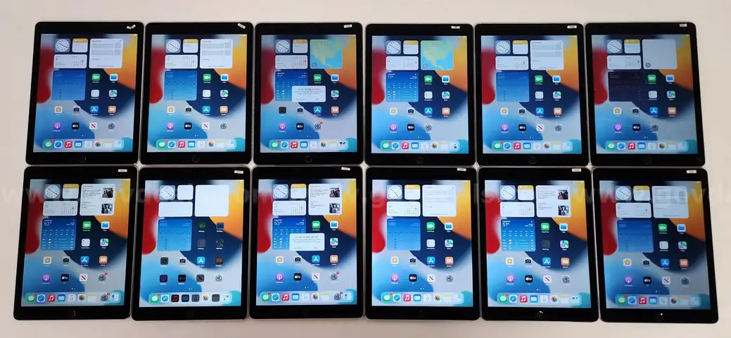 Lot of (12) Apple iPad Air 2 – 16GB & 64GB – Reset & Activated