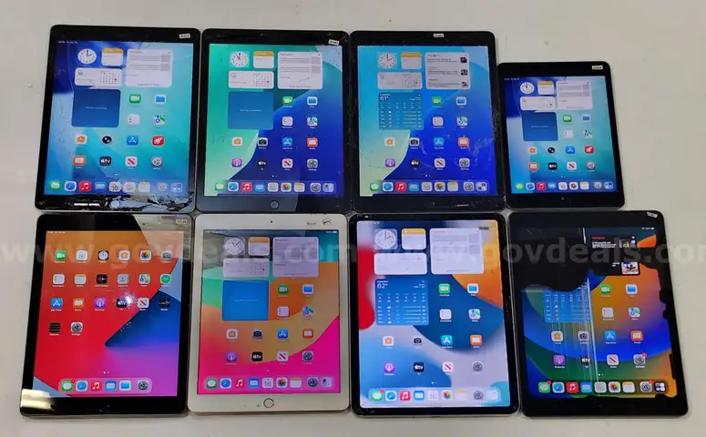 Lot of (8) Apple iPads – Reset & Activated – iPad Air 4, iPad 9th, Mini 5 & More