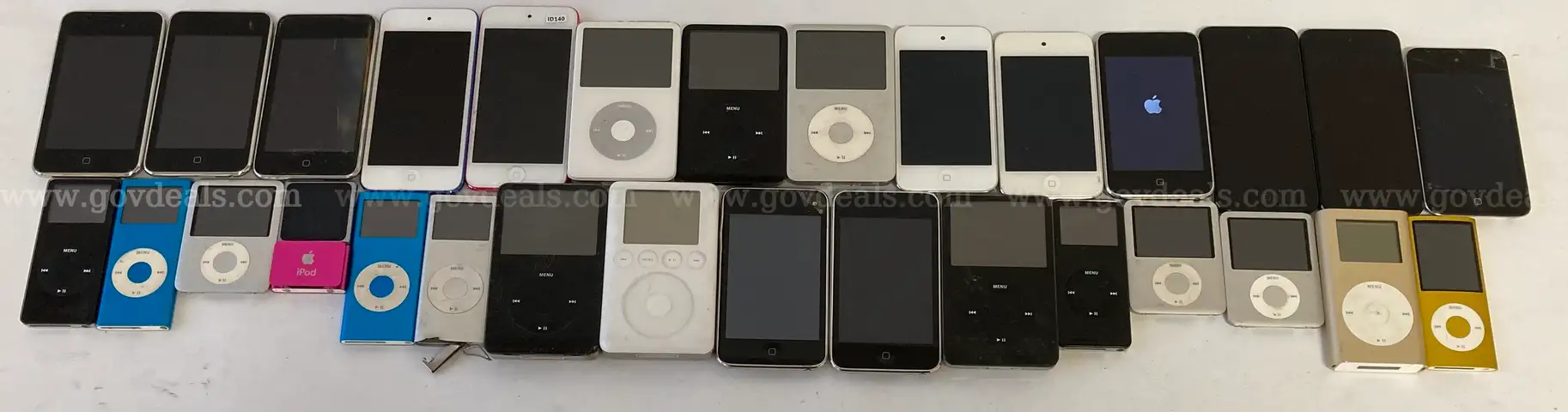Lot of (30) Apple iPods – Mixed Generations – Reset & Locked Mix – For Parts or Repair