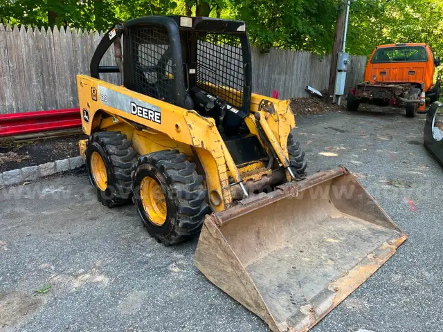 John Deere 320 Diesel Skidsteer