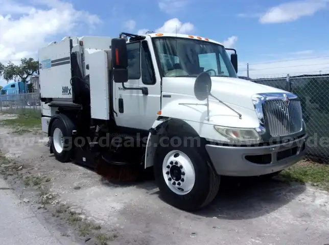 2010 International DuraStar 4300 Tymco 500X Regenerative Air Sweeper