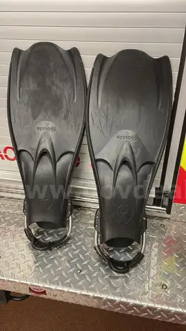 Hollis Fins with Spring Straps