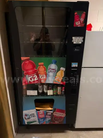 Futura Combo Vendor Model 3589