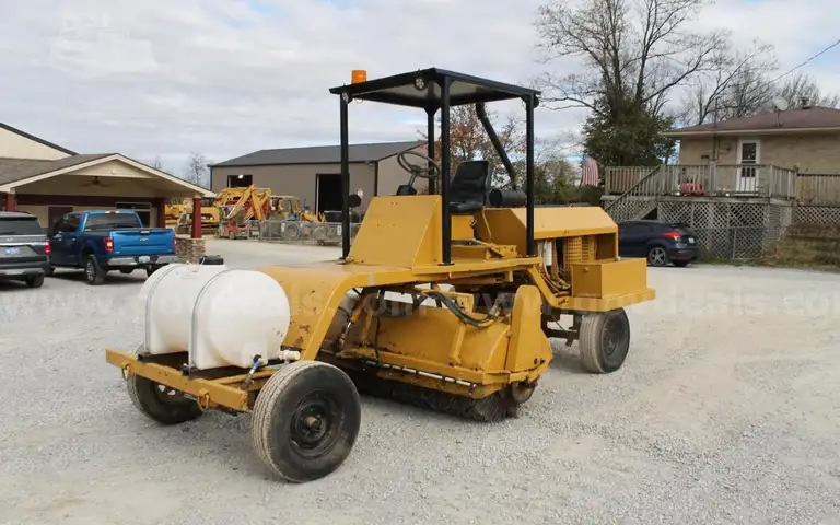 1991 Rosco RB-38 Self Propelled Pavement Broom