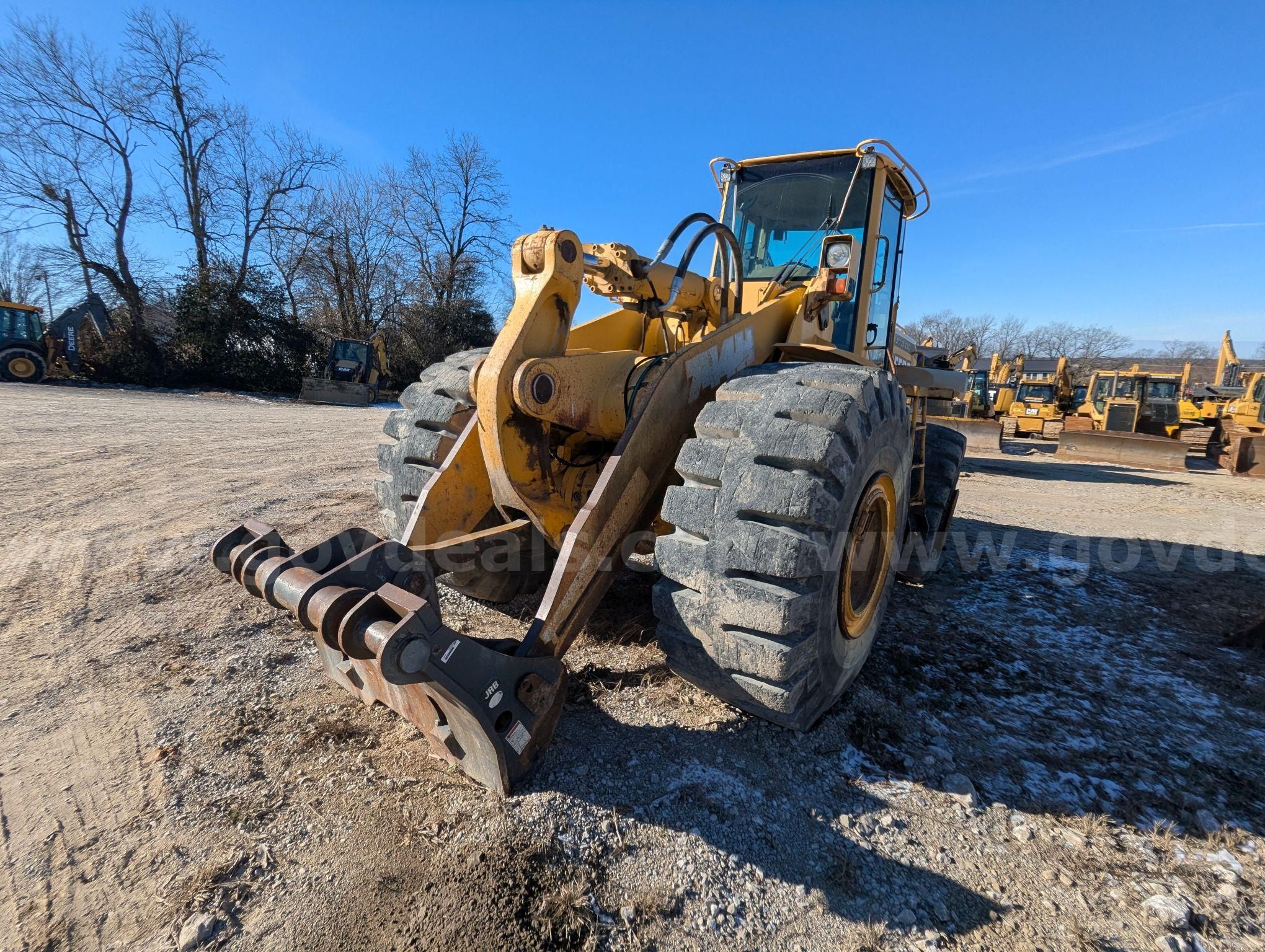 2000 John Deere 744H