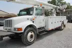2001 International 4700 S/A w/ 2001 Altec AM900 Bucket Truck