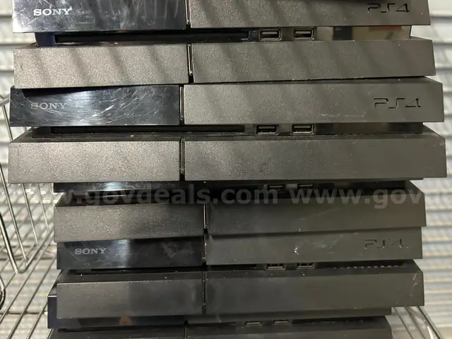 Qty 6 PS4 Playstations