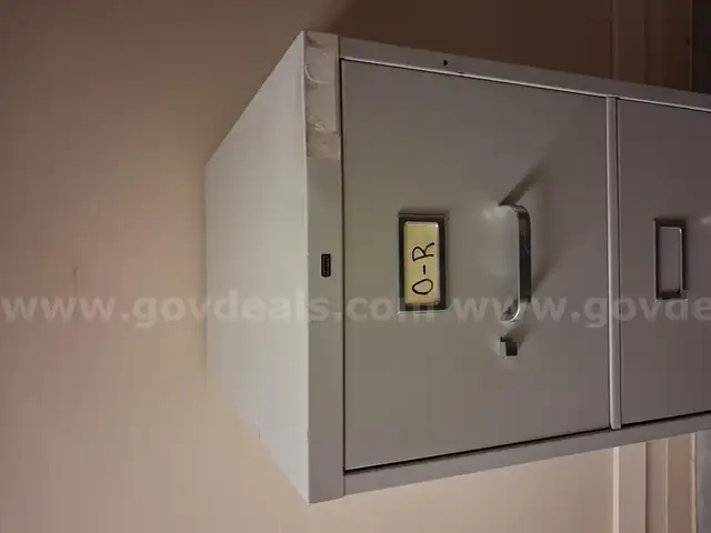 2,    4 drawer filling cabinet