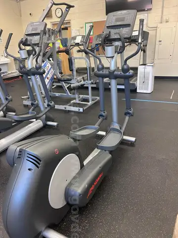 Life Fitness Elliptical - clsx