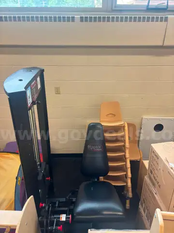 P5100 Leg Extension machine