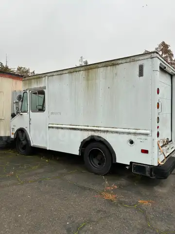 1987 Chevy Box Truck