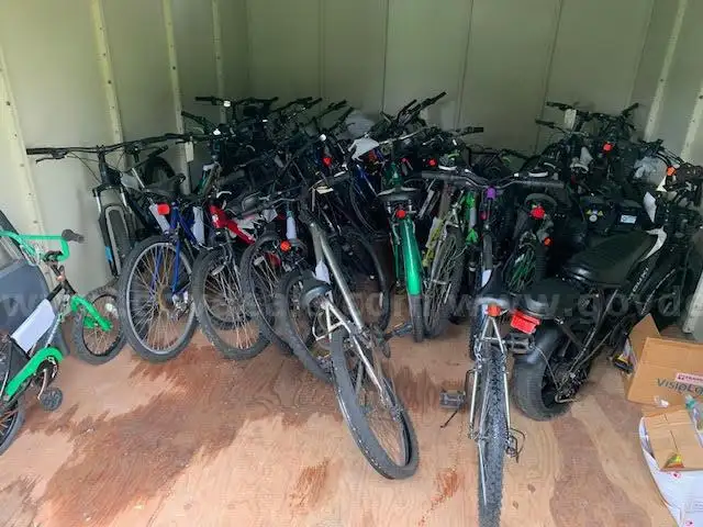Lot of Bicycles + 1 e bike