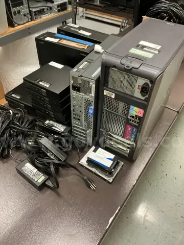 Lot of 12 Desktop Computers (11 Dell and a Lenovo)