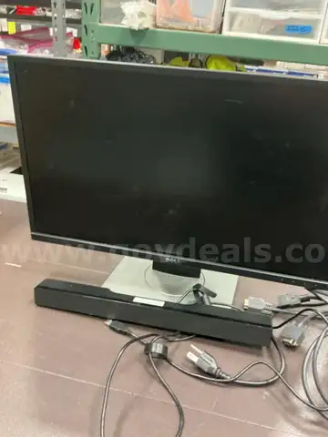 Lot of 6 Computer Monitors - Various styles and Manufacturers