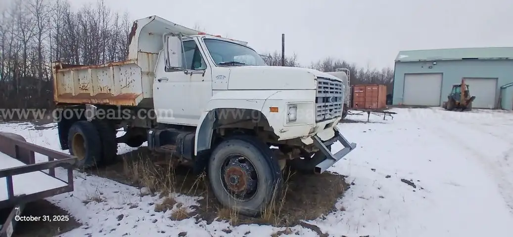 1985 Ford Medium Heavy F700 Dump Truck