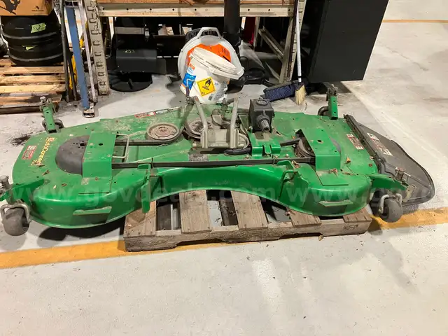 John Deer Auto Connect 72D 72&#x22; Mower Deck