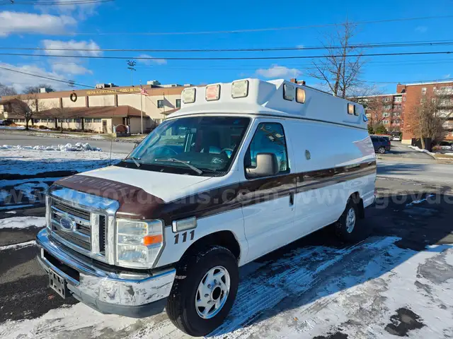 2009 Ford Econoline , Ambulance