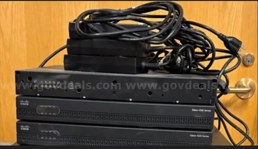 3x Cisco ISR4321 Router